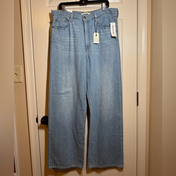 Levi's Denim - Levi's Light Blue Wide Leg Denim Jeans 31 x 32 NWT